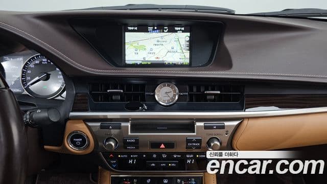 Lexus New ES300h XV60, 2018 14