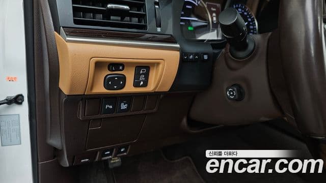 Lexus New ES300h XV60, 2018 17