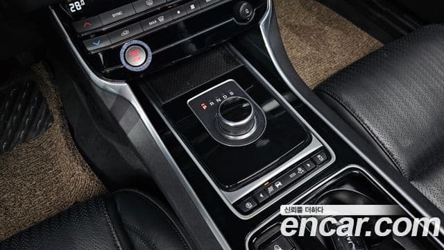 Jaguar XF (X260) 20d Prestige AWD, 2018 9