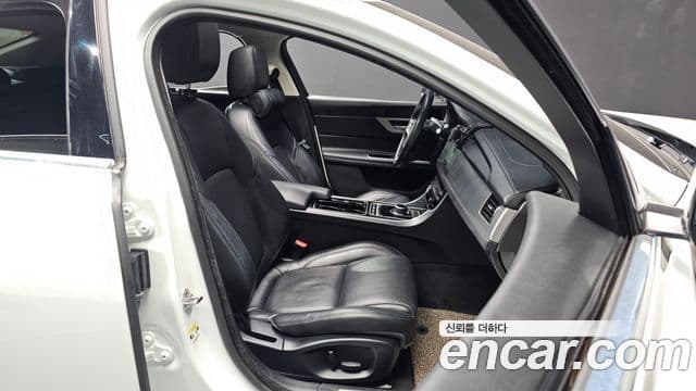 Jaguar XF (X260) 20d Prestige AWD, 2018 11