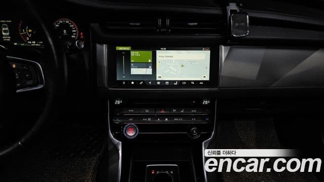 Jaguar XF (X260) 20d Prestige AWD, 2018 15