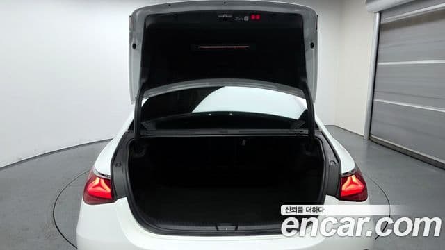 Mercedes-Benz E-класс W214 Avantgarde, 2025 20