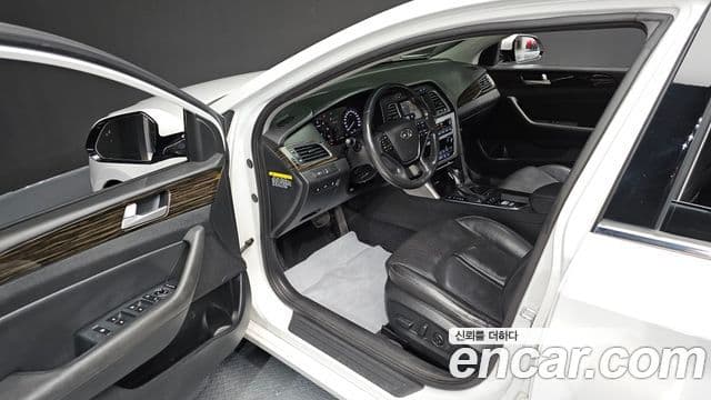 Hyundai LF Sonata Special, 2016 10