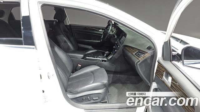 Hyundai LF Sonata Special, 2016 12