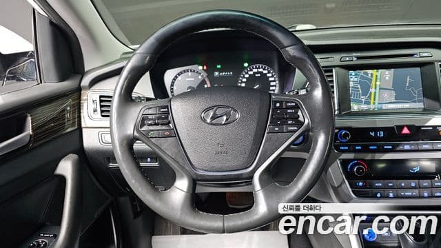 Hyundai LF Sonata Special, 2016 15