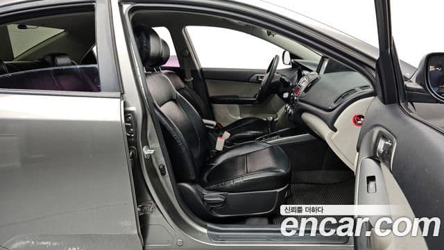 Kia Forte 1.6 CVVT Si, 2010 10