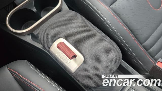 Mini Cooper S 4세대 JCW, 2025 17