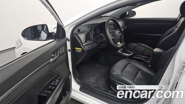 Hyundai Avante AD 1.6 GDI Value Plus, 2018 10