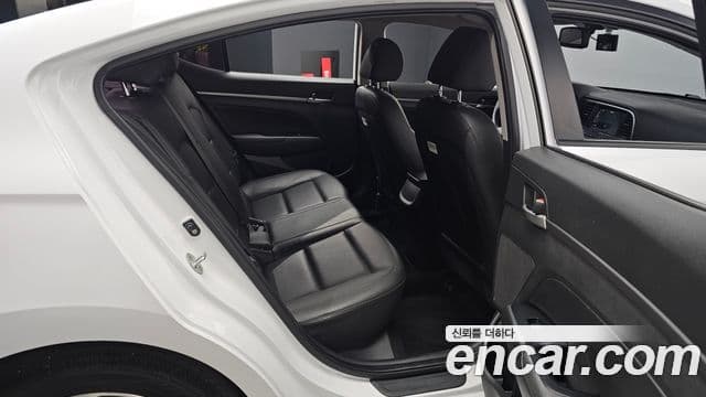 Hyundai Avante AD 1.6 GDI Value Plus, 2018 12