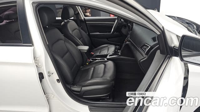 Hyundai Avante AD 1.6 GDI Value Plus, 2018 13