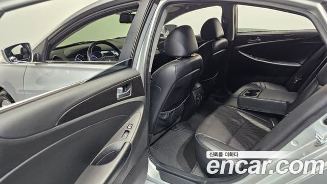 Hyundai YF Sonata Luxury, 2012 11