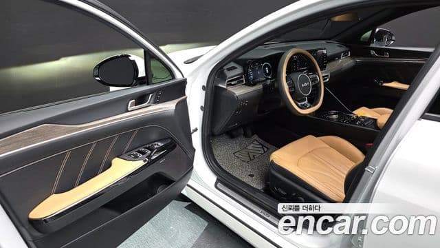 Kia K5 3세대 Signature, 2023 11