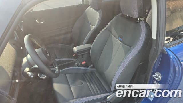 Mini Cooper C 4세대 Classic, 2025 10