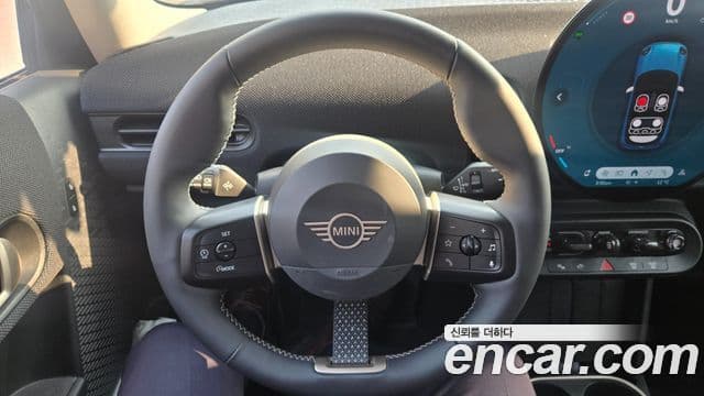 Mini Cooper C 4세대 Classic, 2025 14