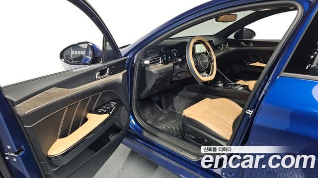 Kia K5 3세대 Signature, 2023 10