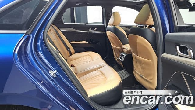 Kia K5 3세대 Signature, 2023 12