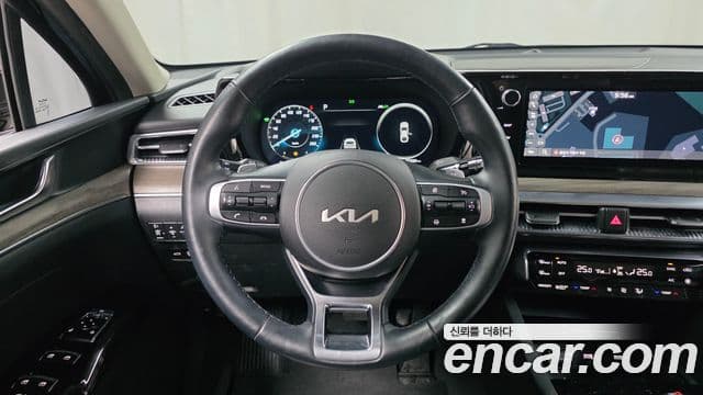 Kia K5 гибрид 3세대 Noblesse, 2023 13