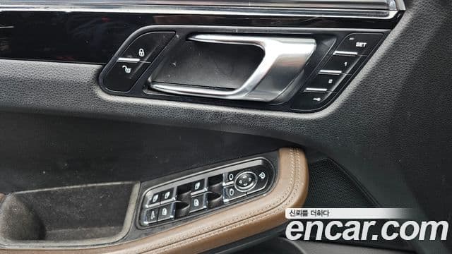 Porsche Macan 95B, 2015 12