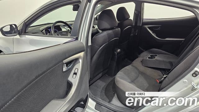 Hyundai Avante MD Premier, 2012 11