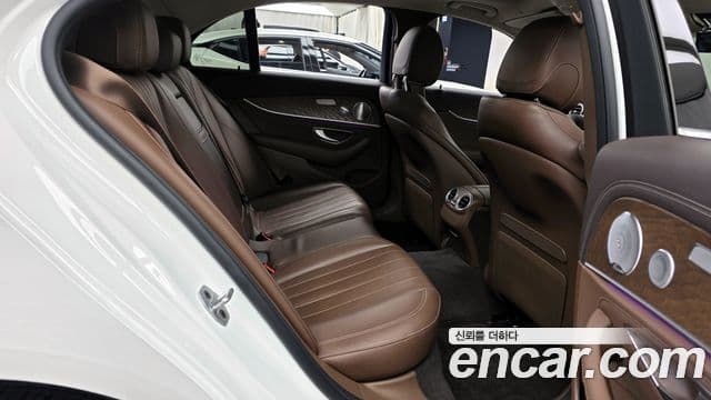 Mercedes-Benz E-класс W213 Exclusive, 2020 12