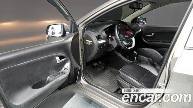 Kia All New Morning Deluxe Trendy, 2014 10