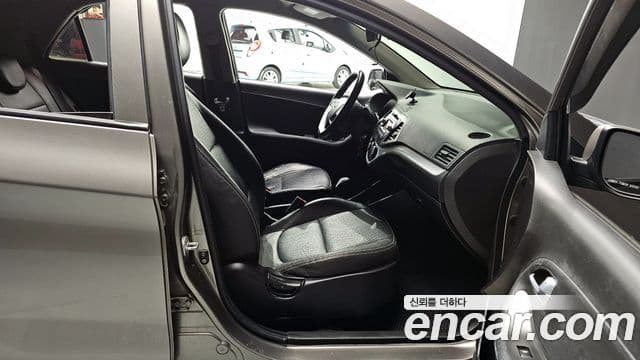 Kia All New Morning Deluxe Trendy, 2014 11