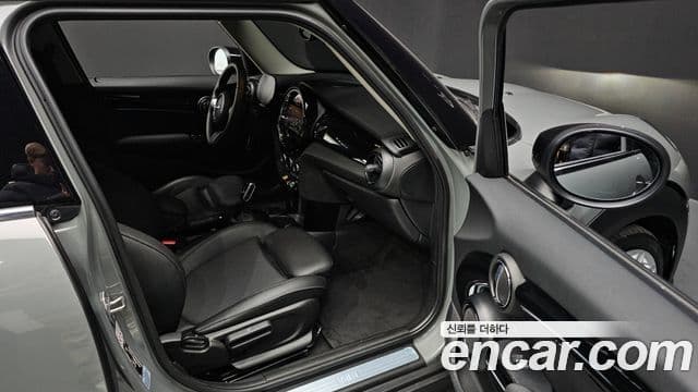 Mini Cooper 3세대, 2022 11