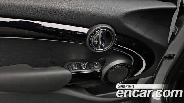 Mini Cooper 3세대, 2022 17