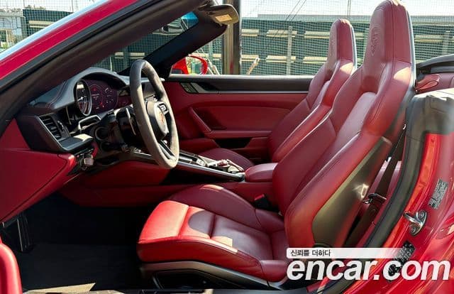 Porsche 911 (992) Carrera 4 кабриолет, 2020 12