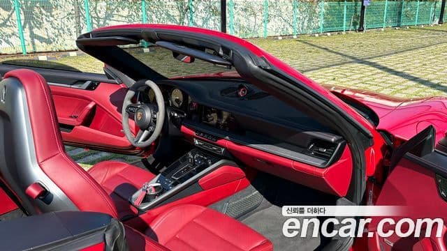 Porsche 911 (992) Carrera 4 кабриолет, 2020 13