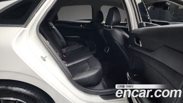 Kia K5 3세대 Trendy, 2023 12