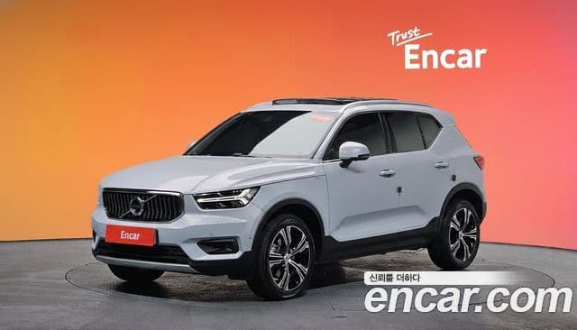Volvo XC40 B4 Inscription, 2022 1