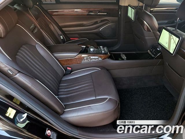 Genesis EQ900 Prestige, 2018 12