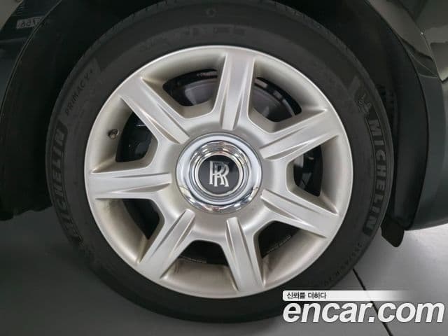 Rolls-Royce 고스트 6.6 EWB V12, 2019 7