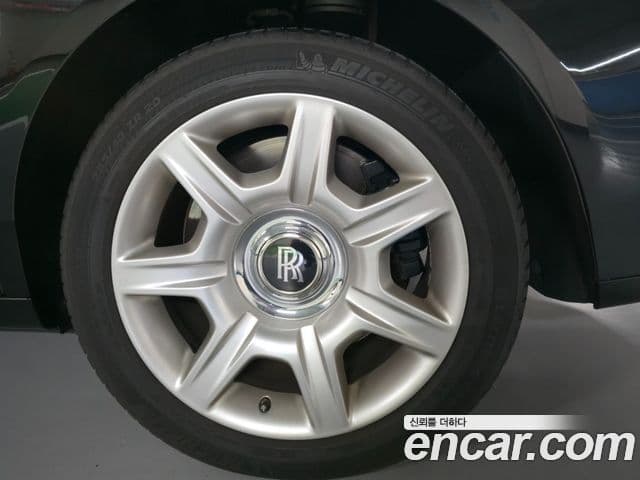 Rolls-Royce 고스트 6.6 EWB V12, 2019 8