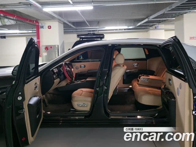 Rolls-Royce 고스트 6.6 EWB V12, 2019 12