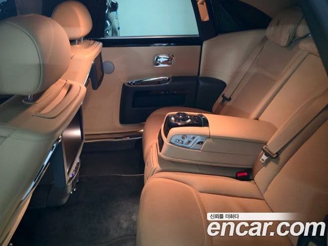 Rolls-Royce 고스트 6.6 EWB V12, 2019 18