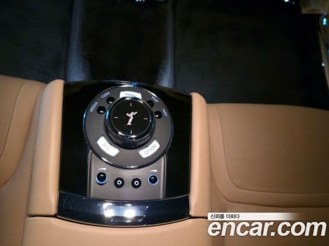 Rolls-Royce 고스트 6.6 EWB V12, 2019 19