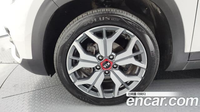 Kia Seltos Signature, 2021 все фото