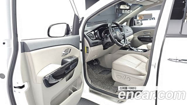 Kia The / новый New Carnival Special, 2019 11