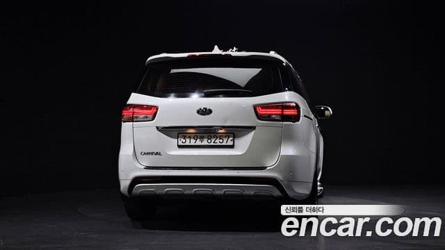 Kia All New Carnival Luxury, 2017 4