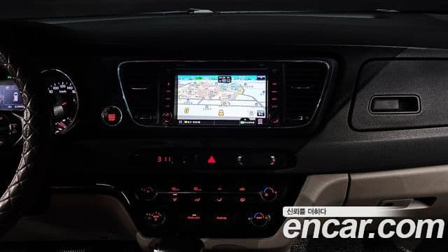 Kia All New Carnival Luxury, 2017 15