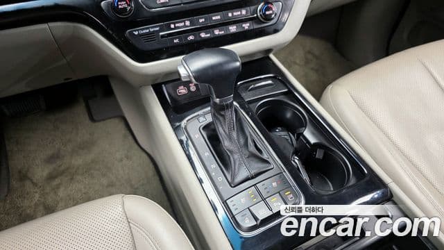 Kia All New Carnival Noblesse, 2018 9