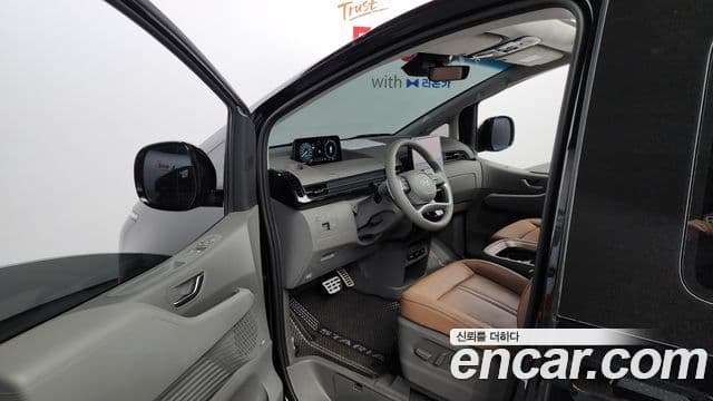 Hyundai Staria Inspiration, 2025 11