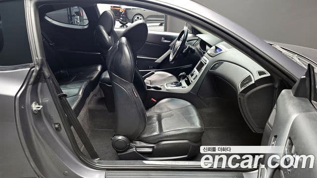 Hyundai Genesis купе 380 GT-RW, 2010 10