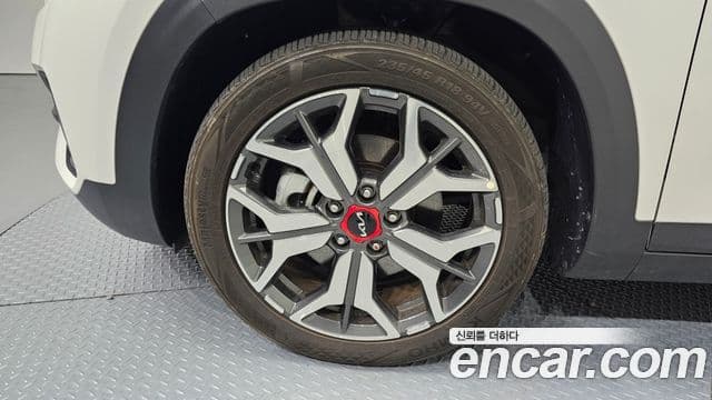 Kia Seltos Signature, 2023 все фото