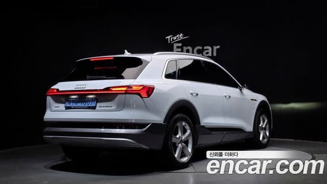Audi e-Tron, 2022 2