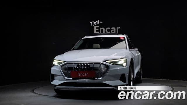 Audi e-Tron, 2022 3