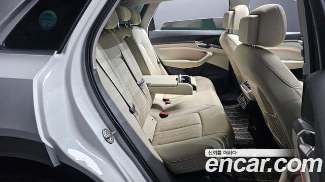 Audi e-Tron, 2022 12