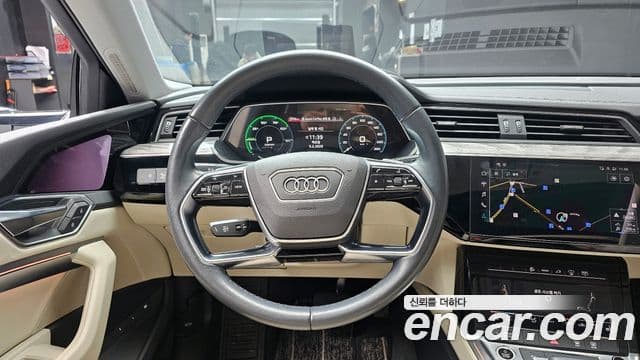 Audi e-Tron, 2022 14